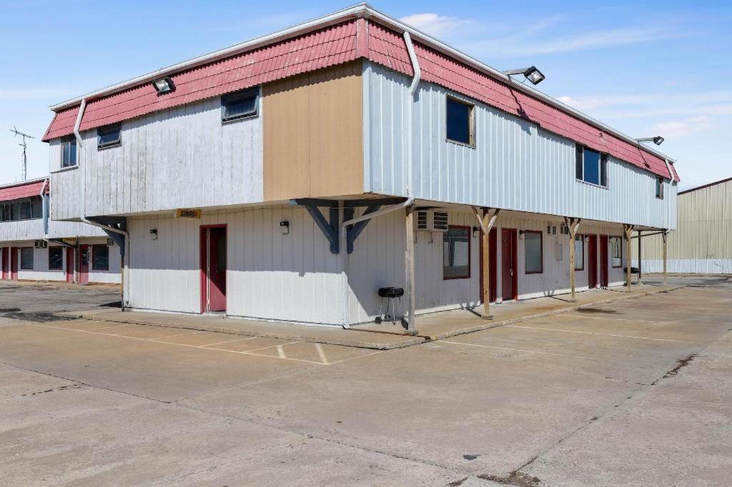 Hotel O Oskaloosa - Hwy 63/92 Ngoại thất bức ảnh