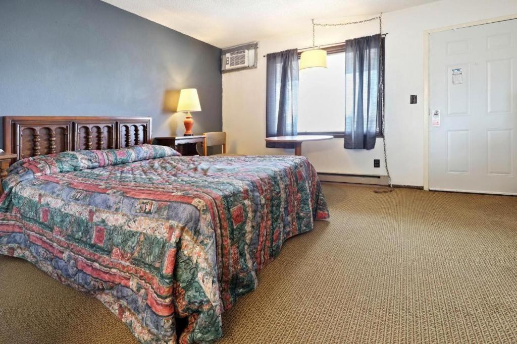 Hotel O Oskaloosa - Hwy 63/92 Ngoại thất bức ảnh