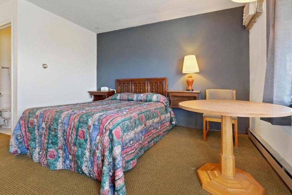 Hotel O Oskaloosa - Hwy 63/92 Ngoại thất bức ảnh